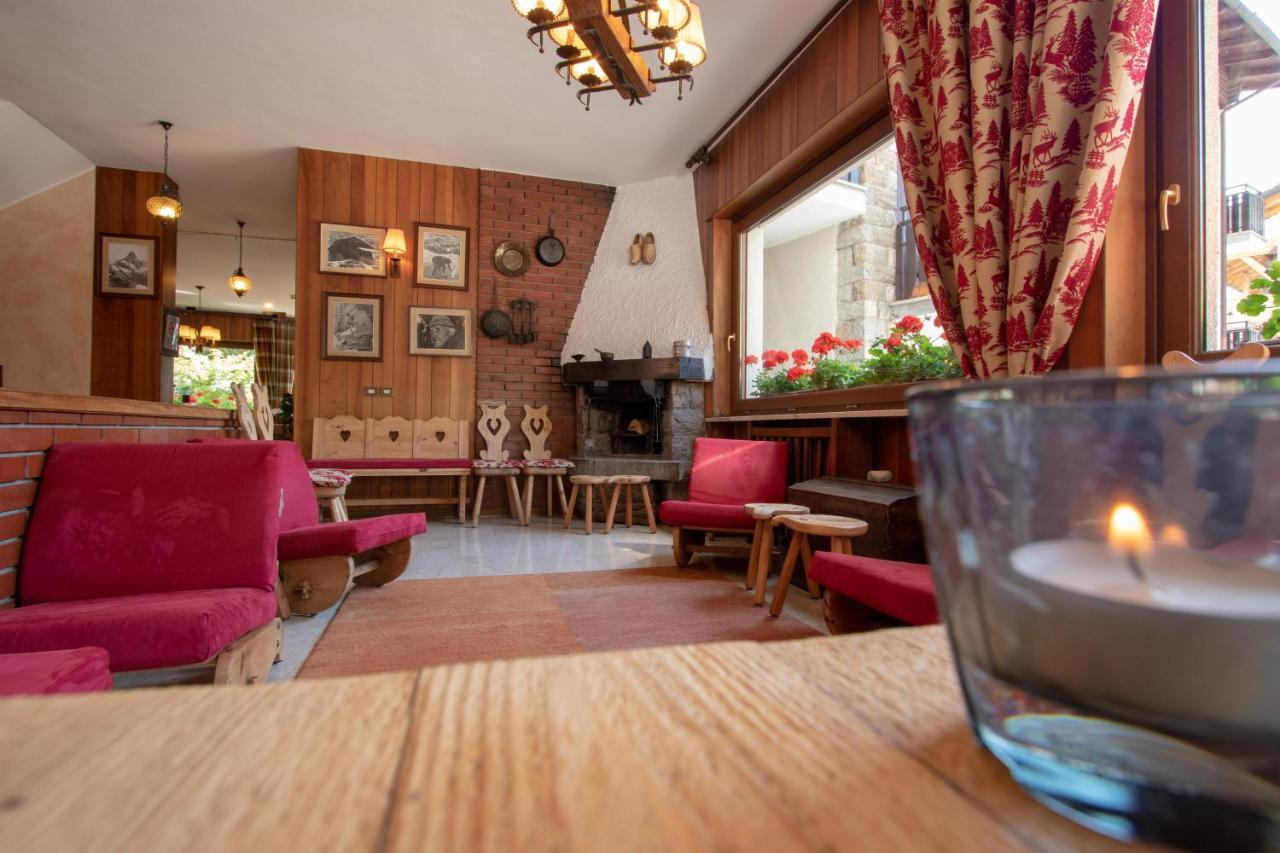 Hotel Al Caminetto Valtournenche Luaran gambar