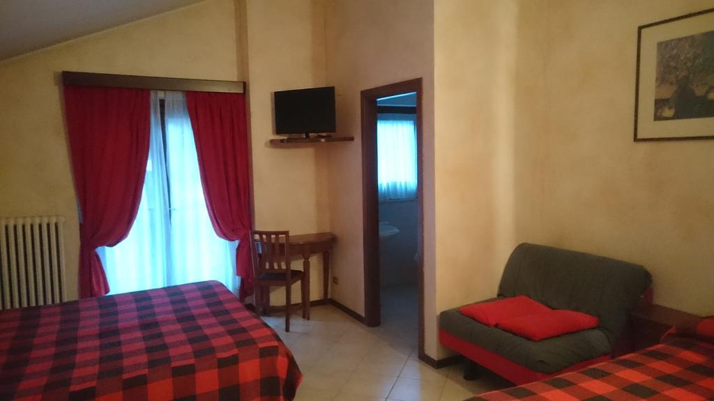 Hotel Al Caminetto Valtournenche Luaran gambar