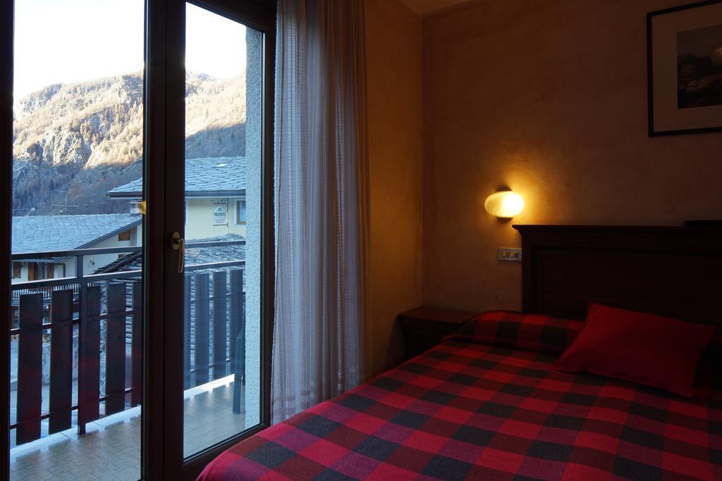 Hotel Al Caminetto Valtournenche Luaran gambar