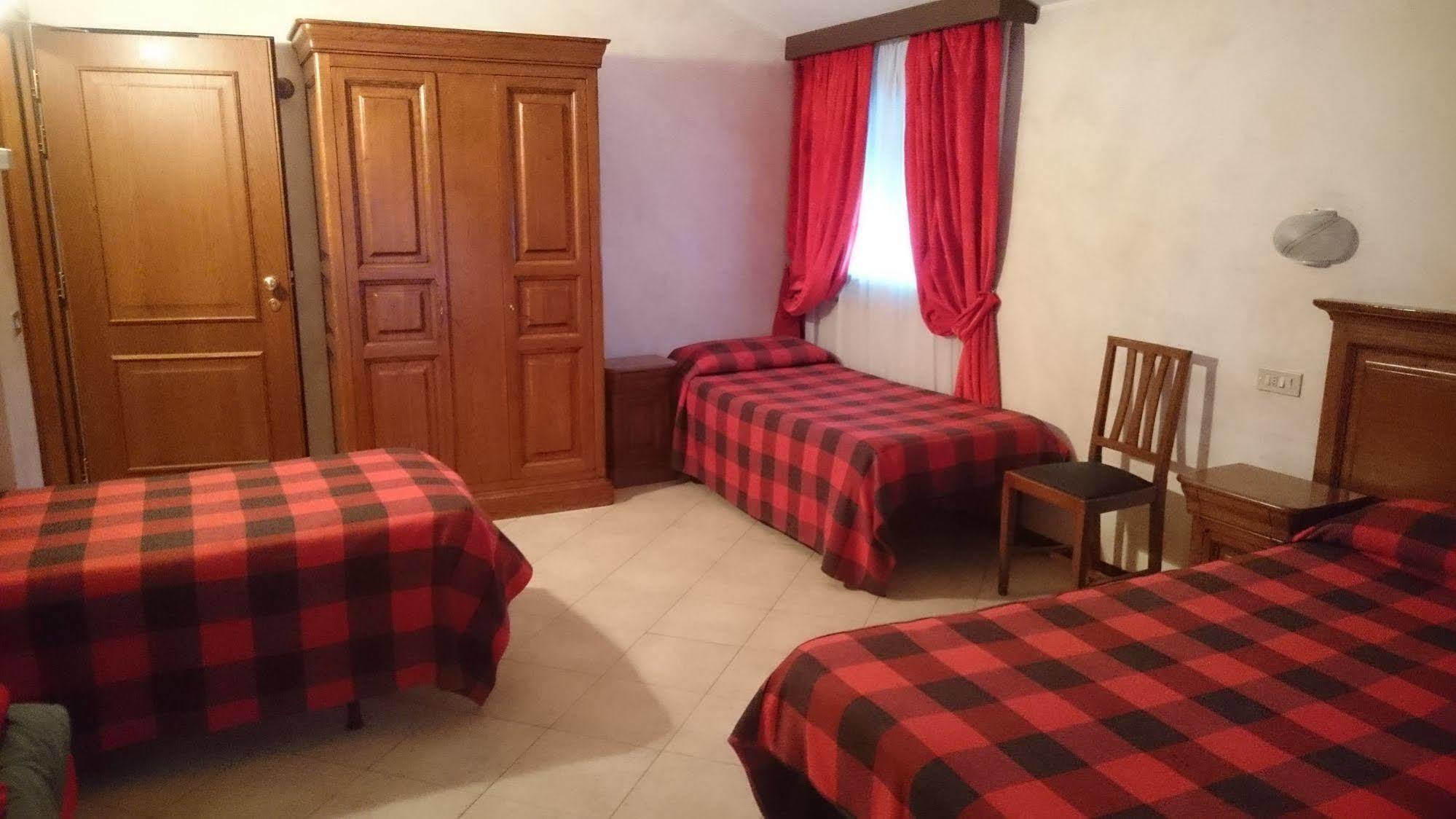 Hotel Al Caminetto Valtournenche Luaran gambar